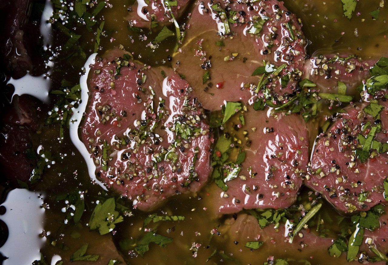 Как приготовить домашний маринад для сочного блюда на мангале