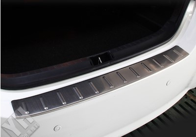 Хром накладка на багажник Corolla 2013-15