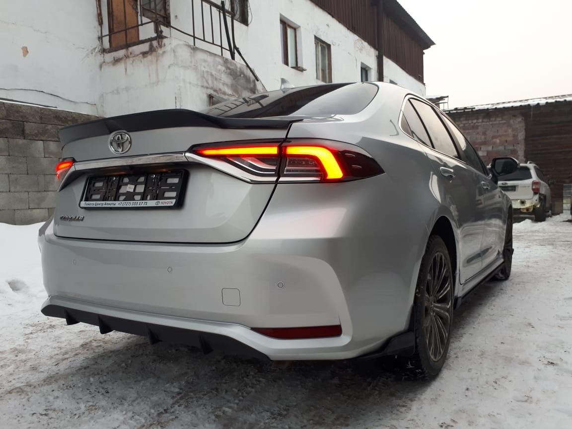 Спойлер(анти-крыло) на крышку багажника Toyota Corolla 2018+