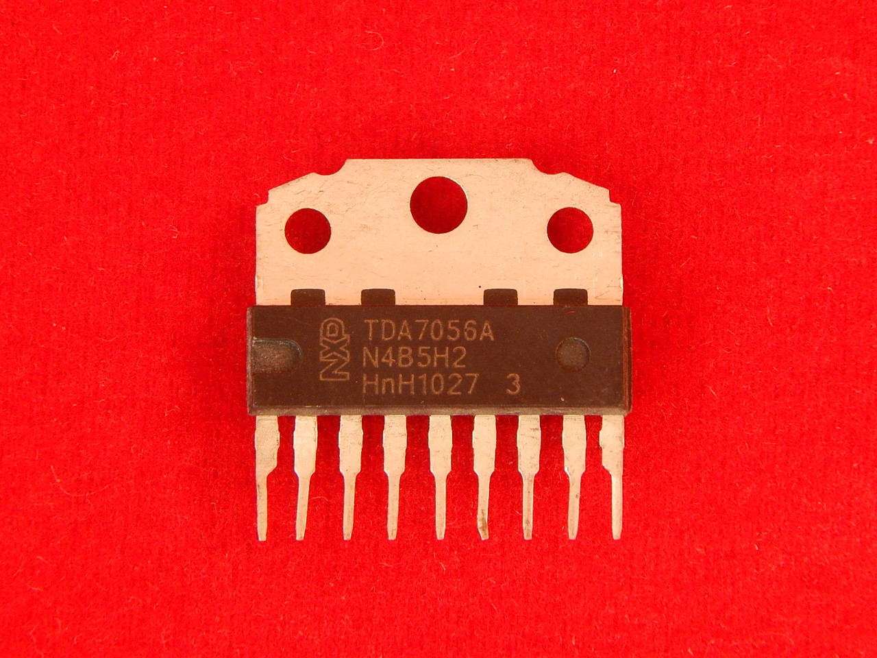 Микросхема TDA7056A усилитель низкой частоты 3 Вт - фото 1 - id-p76715324
