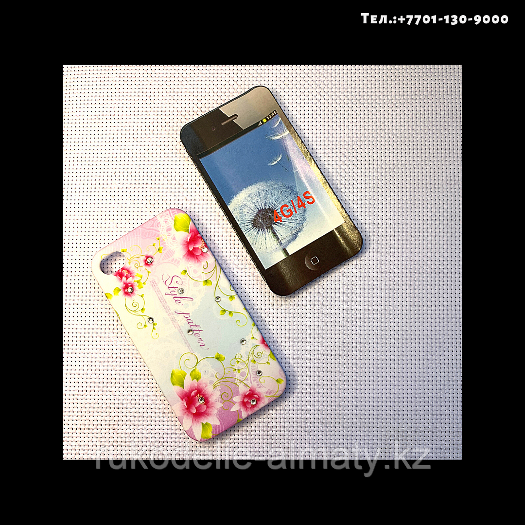 Чехол-крышка на телефон iPhone 4S цветы на бледно-розовом - фото 1 - id-p76793987