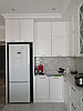 Кухня в стиле неоклассика, шкафы с дверками-жалюзи, фото 9