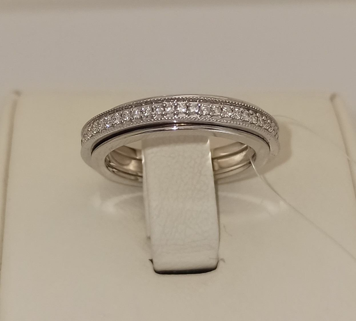Кольцо с бриллиантами / 16,5 - 17 размер ( Шоурум) - фото 1 - id-p76805950