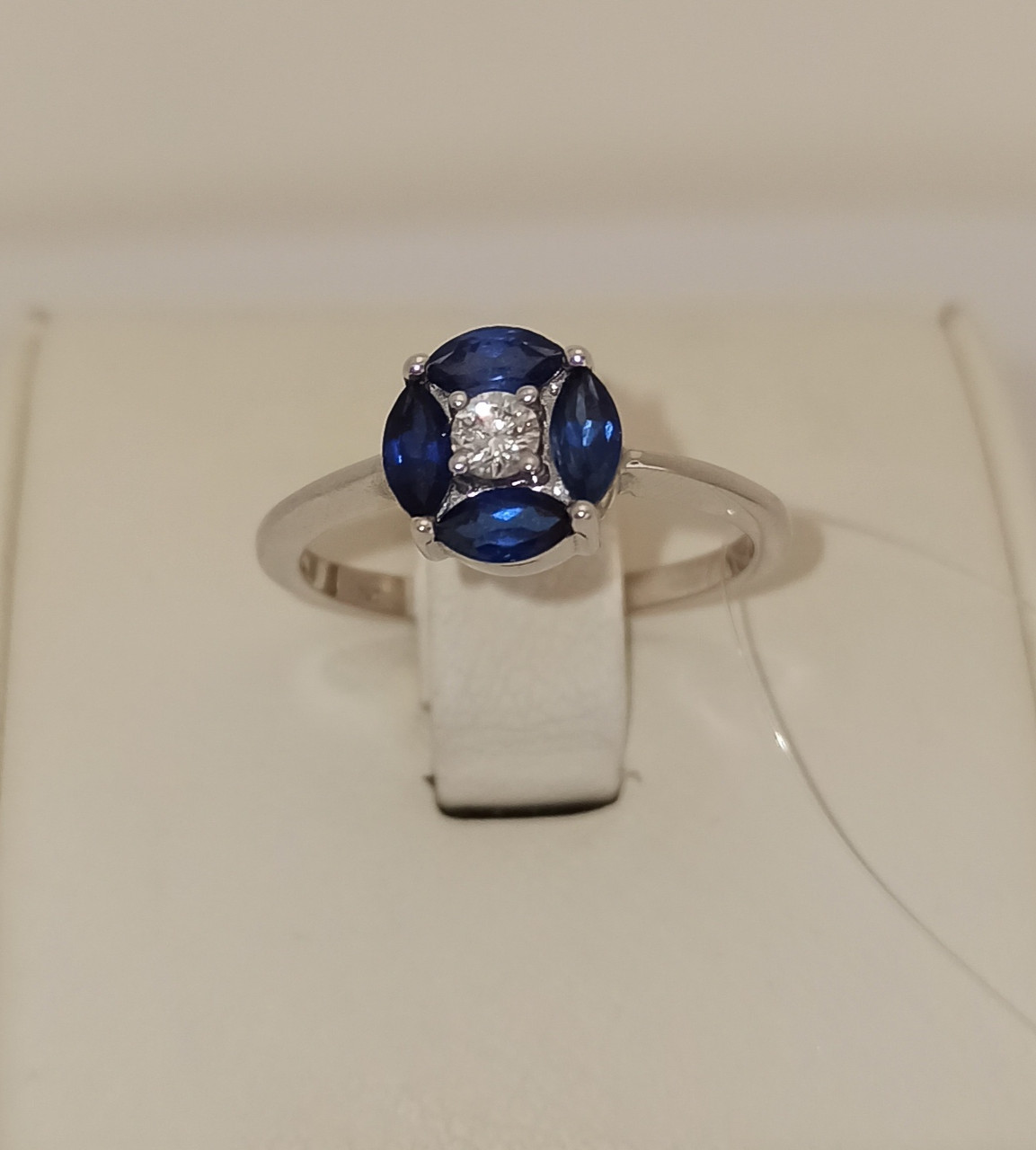 Серьги и кольцо с сапфиром и бриллиантами - фото 2 - id-p76961925