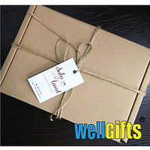 Подарочная коробка из микрогофрокартона 15х15х8 см