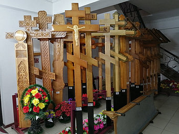 Кресты деревянные на могилу