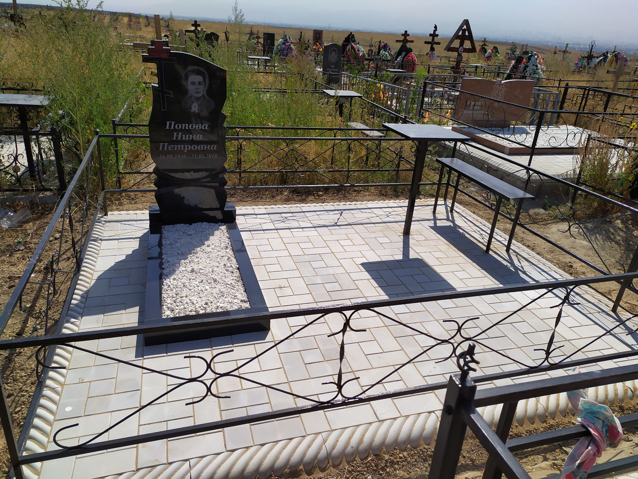 Памятники на могилу, облагораживание могил, строительство мемориальных комплексов на кладбище