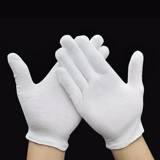 Белые перчатки нейлоновые.