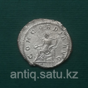 Жаттығу алдында қыздардың душындағы порно Порно жезөкшелер транссексуалдар