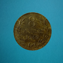 Остров  Гернси.  Год: 1914-1949гг.  Номинал: 8 дублей.  Металл: Бронза  Правитель Георг VI