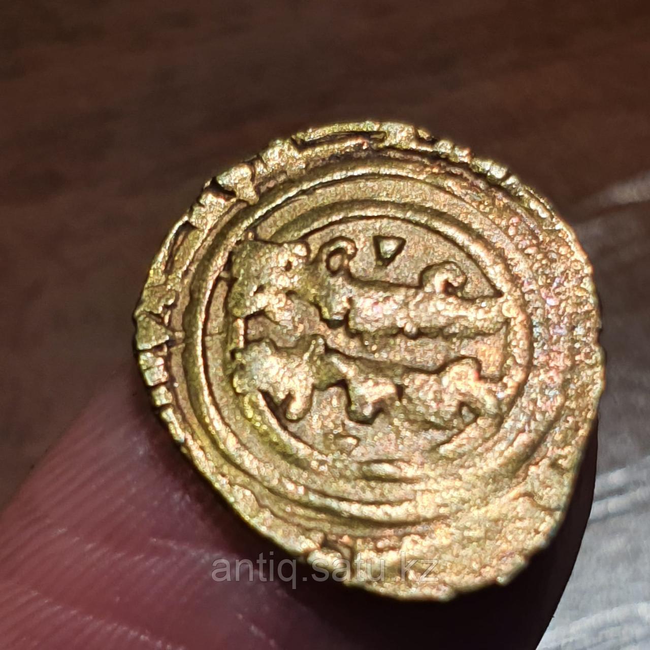Редкая золотая монета 11го века. Халифат Фатимидов на Сицилии.