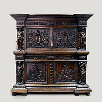Уникальный кабинетный шкаф с гербом маркиза де Ласаль