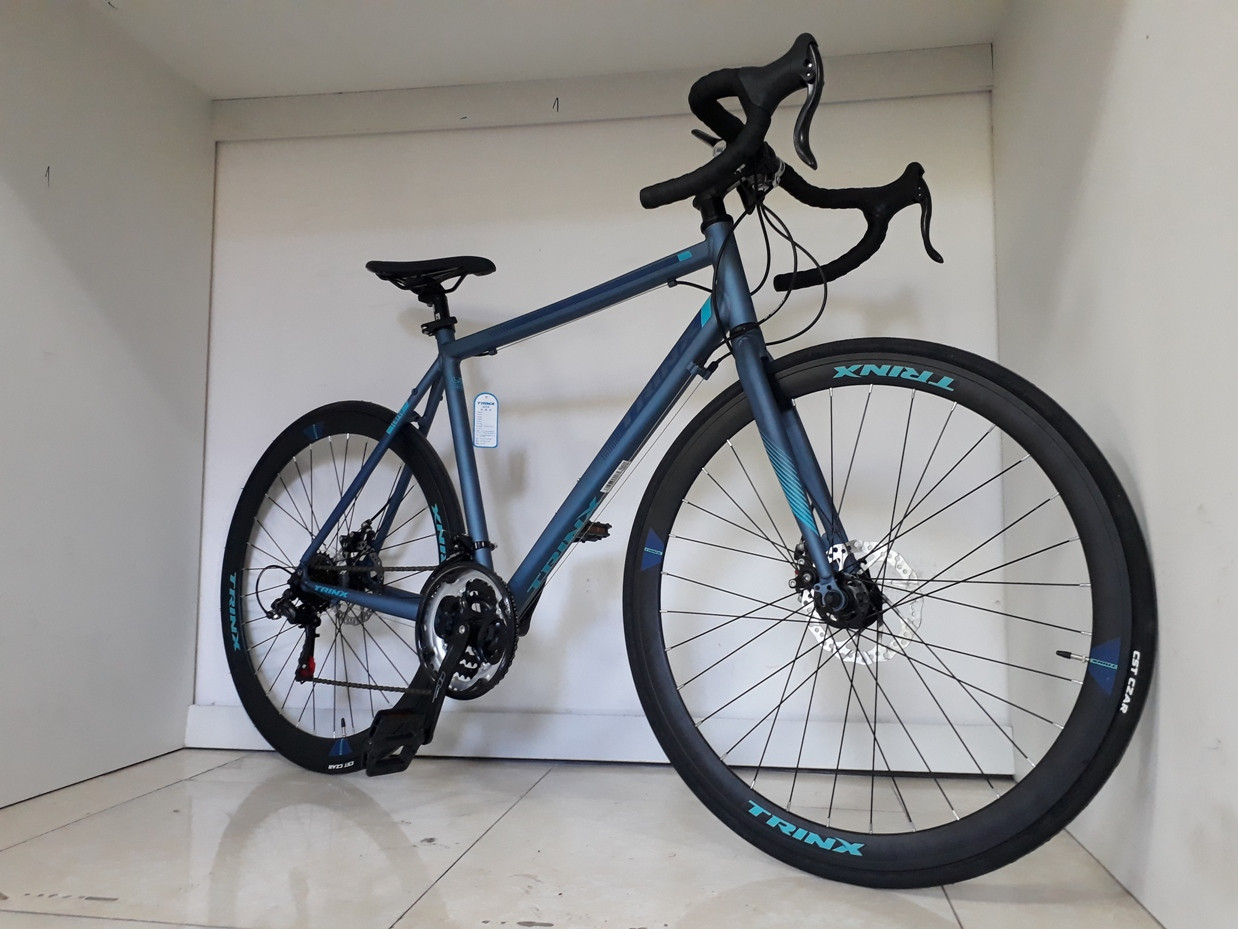 Скоростной велосипед Trinx Tempo 1.1 540. 28 колеса. 22 рама