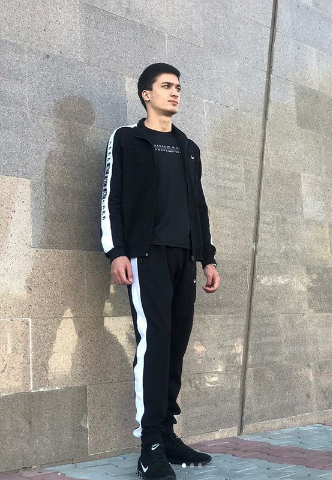 Мужской спортивный костюм черный