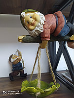 Статуэтка Гном с корзиной