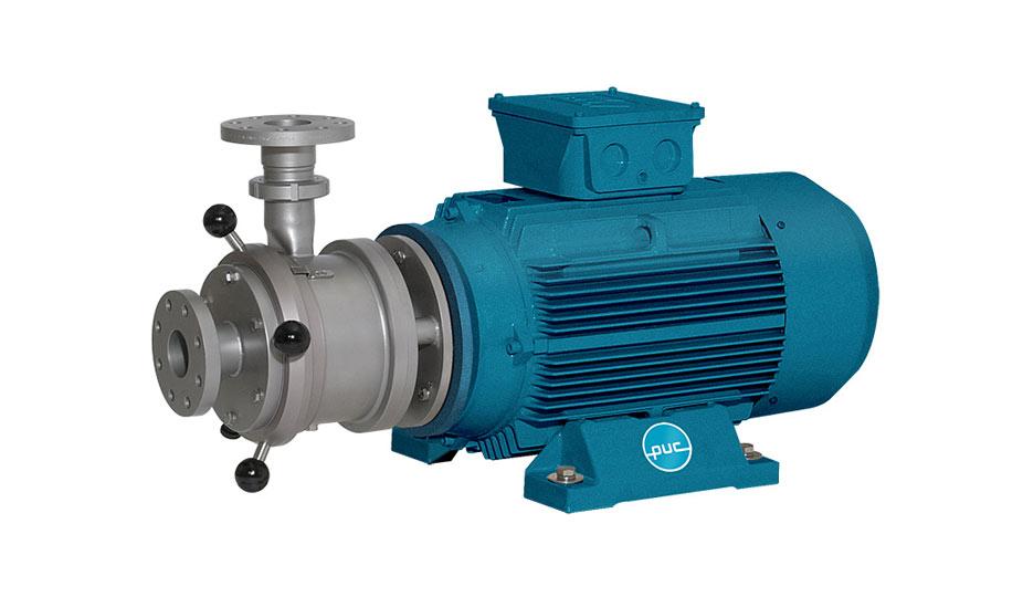 Саябақта өтіп бара жатқан адамдарға жұлқыған жігіттің порно видеосы