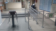 Установка системы контроля доступа и турникета на объекте городская студенческая поликлиника города Алматы