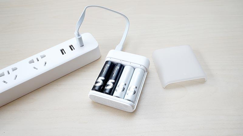Зарядное устройство для перезаряжаемых батареек Xiaomi ААА/АА (без батареек)
