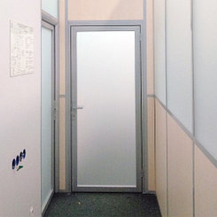 Изготовление перегородок из алюминиевого профиля и стекла