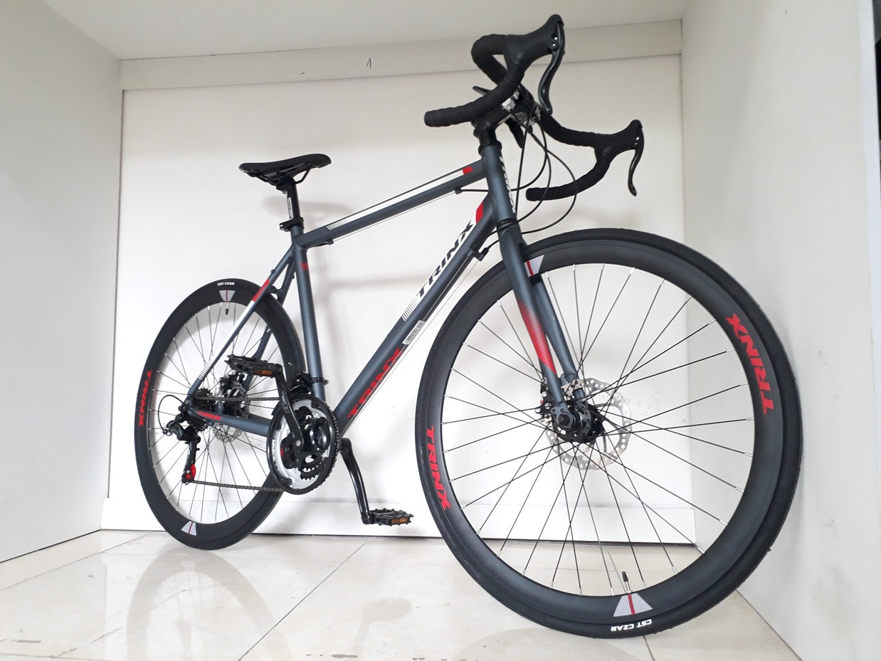 Скоростной велосипед Trinx Tempo 1.1 540. 28 колеса. 22 рама