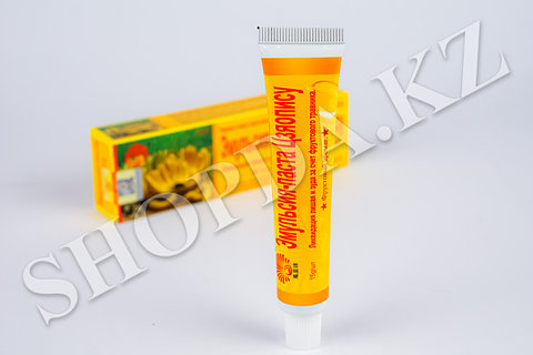 Мен кискаға шампунь жағып, мастурбация жасай бастадым.