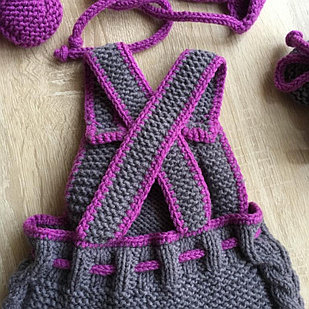 Вязанный комбинезон для девочки