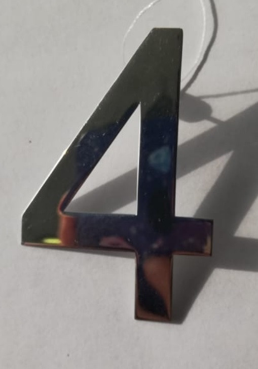 Серебряная моносерьга "4" пусеты (гвоздик) из коллекции "Нумерология". Вес: 4,5гр, покрытие родий