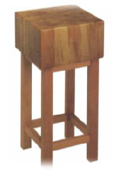 Деревянная колода 500х500х300 мм для рубки мяса на деревянной стойке высотой 900 мм.