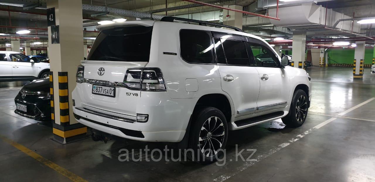 Светодиодные фонари в задний бампер (диодные катафоты дымчатые) на Toyota Land Cruiser 200 2015-20 - фото 2 - id-p78913432