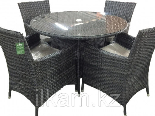 Мебельный комплект из ротанга : 4 кресла и стол, с отверстием для зонта