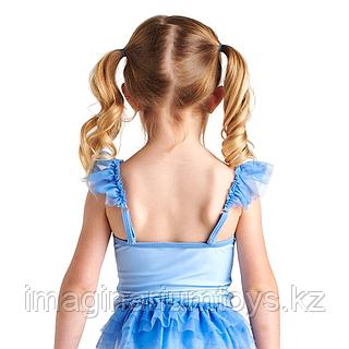 Аузында екі әтеш бар әйелдің суреті Кеудедегі ауылдың аналары ебілді