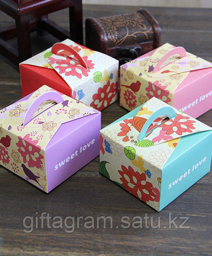 Бонбоньерка, коробка "Sweet Love" с ручкой, 9 x 9 x 6 см Сиреневый - фото 1 - id-p79033989