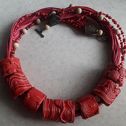 Колье " Малиновый закат "ручной работы ( 58 см )