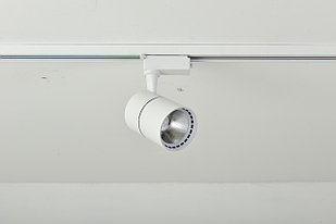 D02 Трековый светильник  LED  белый 20W 80*H110