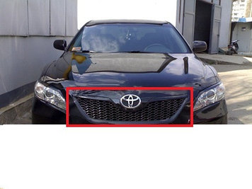 Решетка радиатора SE (sport edition) на Toyota Camry 40 2006-2009 г. Американец