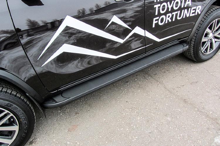 Пороги алюминиевые Optima Black 1800 черные Toyota Fortuner (2017)