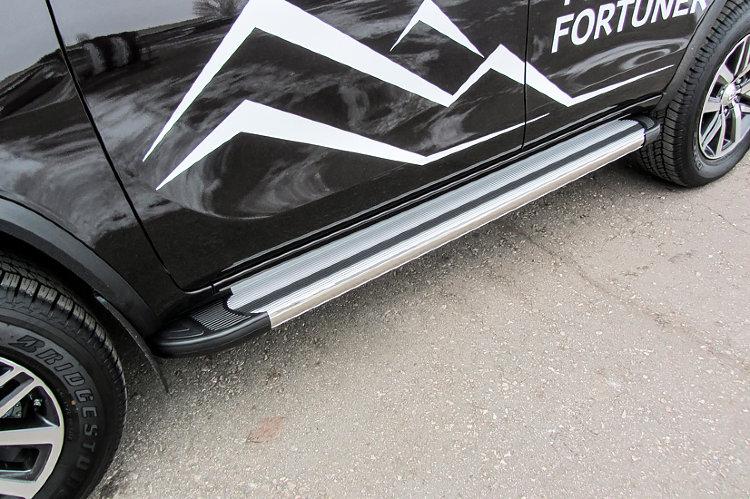 Пороги алюминиевые Luxe Silver 1800 серебристые Toyota Fortuner (2017)