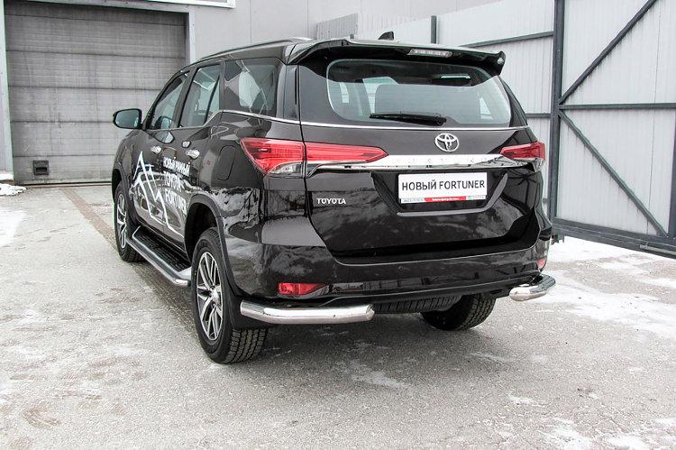 Уголки d76 Toyota Fortuner (2017)