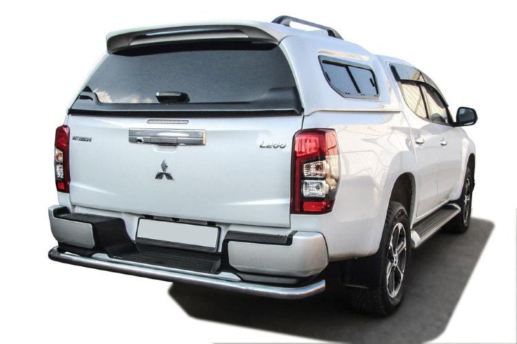 Защита заднего бампера d57 с бампером Mitsubishi L-200 (2018)