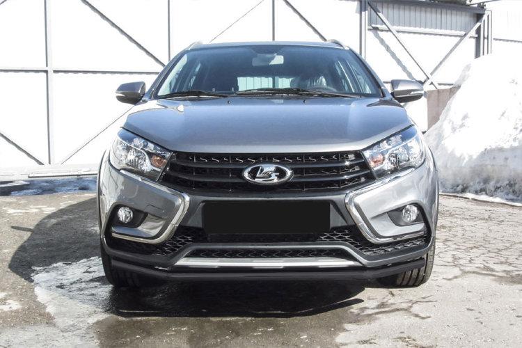Защита переднего бампера d42 черная Lada Vesta SW Cross