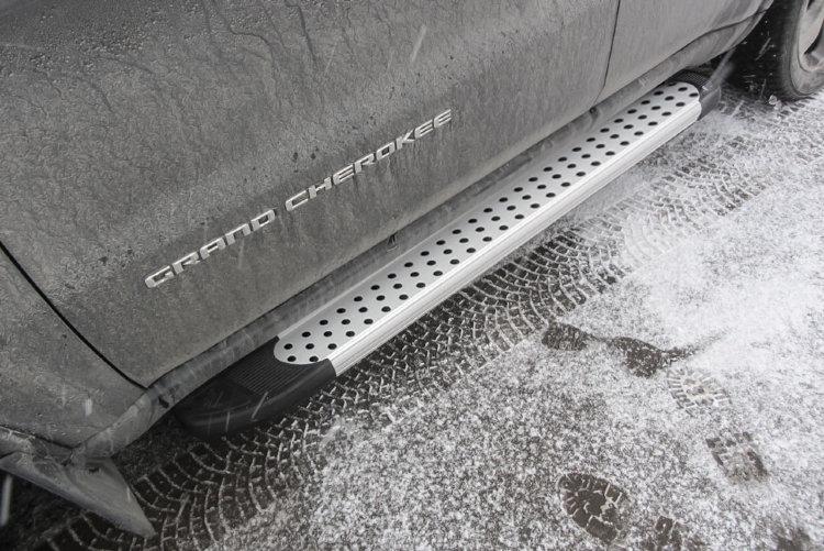 Пороги алюминиевые "Standart Silver" 1550 серебристые JEEP Grand Cherokee (2011)