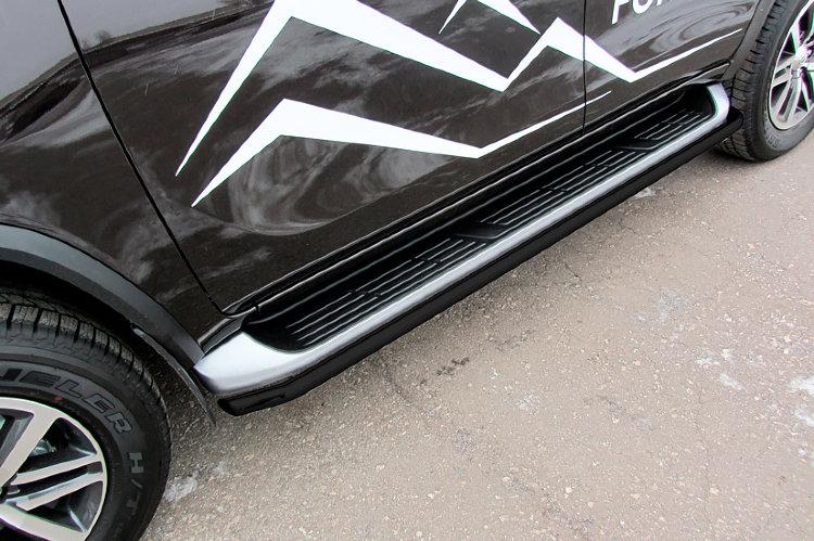 Защита штатного порога d42 черная Toyota Fortuner (2017)