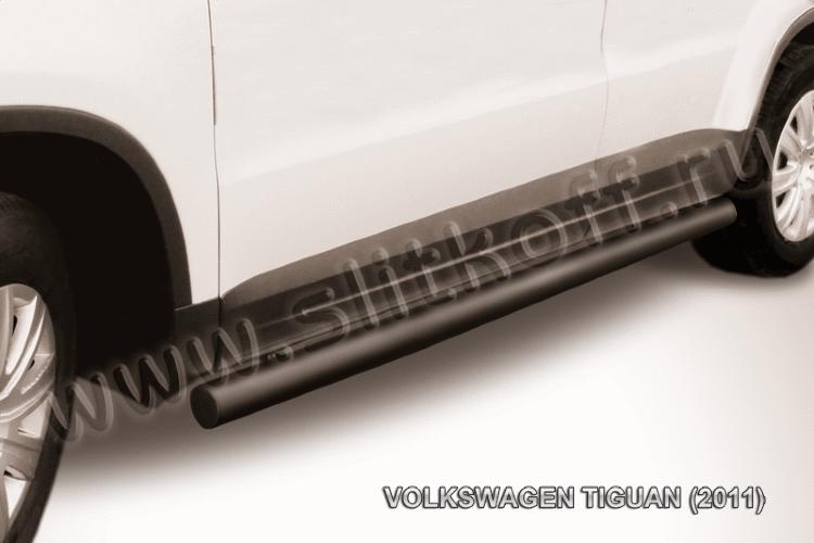 Защита порогов d76 труба черная Volkswagen Tiguan (2011)