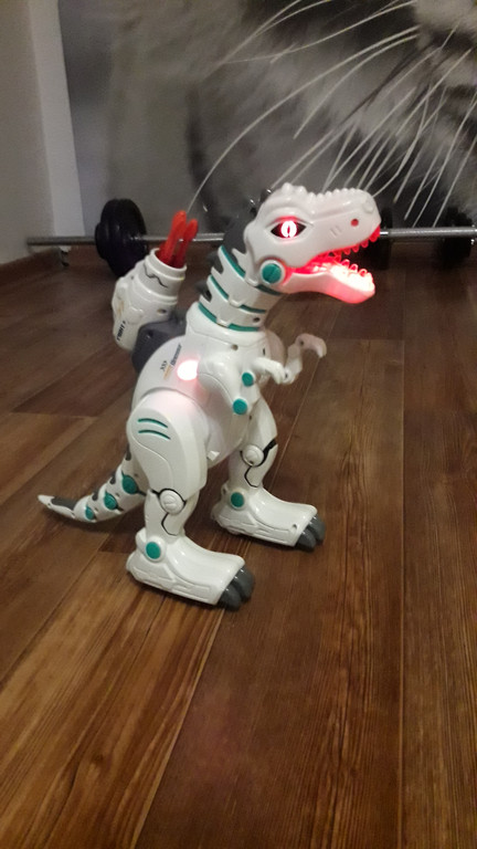 Радиоуправляемый робот-динозавр Yearo Toy Тирекс 2 стреляет ракетами, дышит паром 8