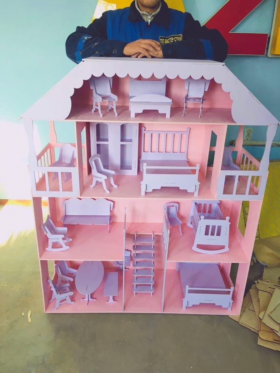 Огромный кукольный домик (в комплекте 17 предметов мебели)