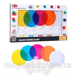 Қара қырғыз киски Балапандар қоғамдық орындарда мастурбация жасайды