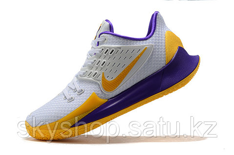 kyrie low 2 lakers