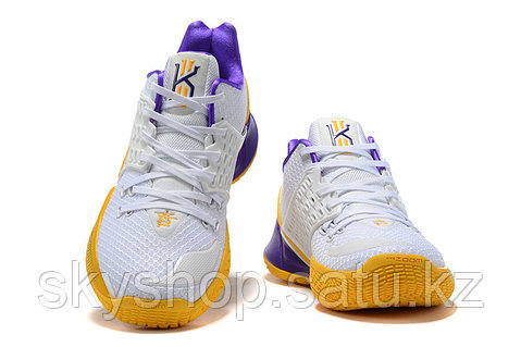 kyrie low 2 lakers