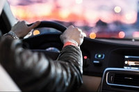 Водитель электротележки