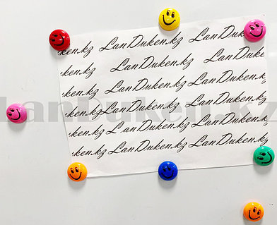 Жас аққұба есекке сиқыған кезде қатты айқайлайды.